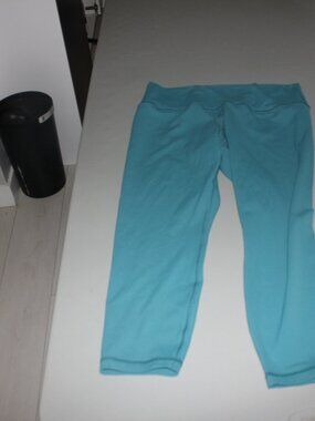 Green Athleta Transecend 7/6 8 Tight Size XL